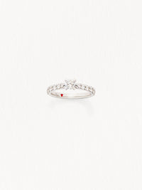 Half-paved heart-shaped claw solitaire