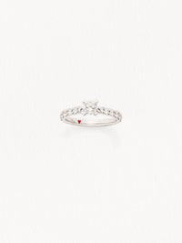 Solitaire griffes cœur semi pavé