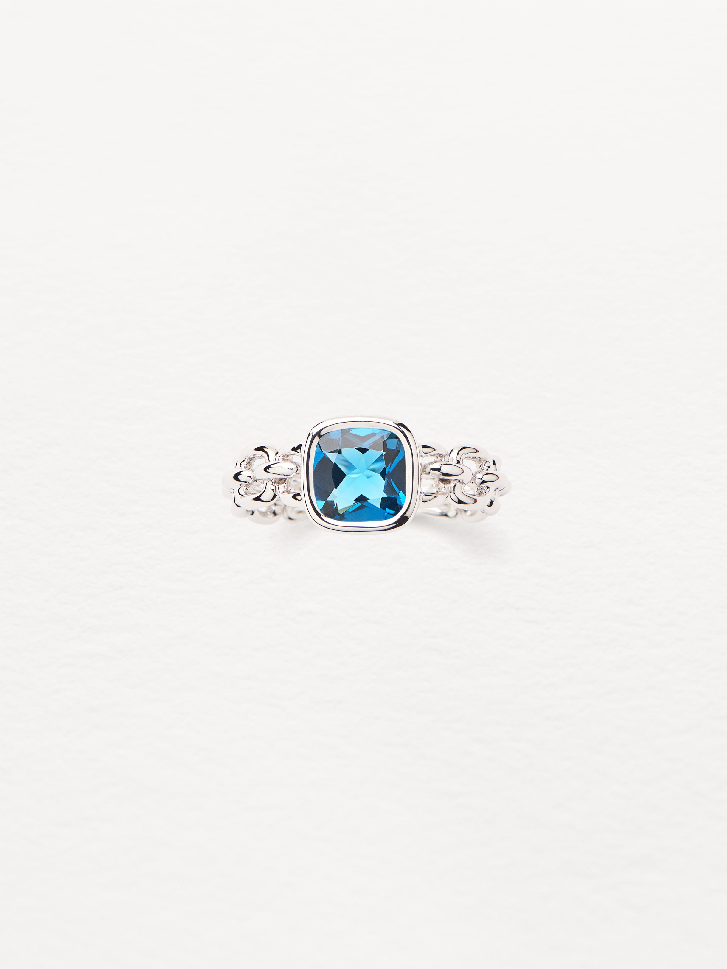 Small Indrani Ring White Gold Blue Topaz Poiray Poiray Paris