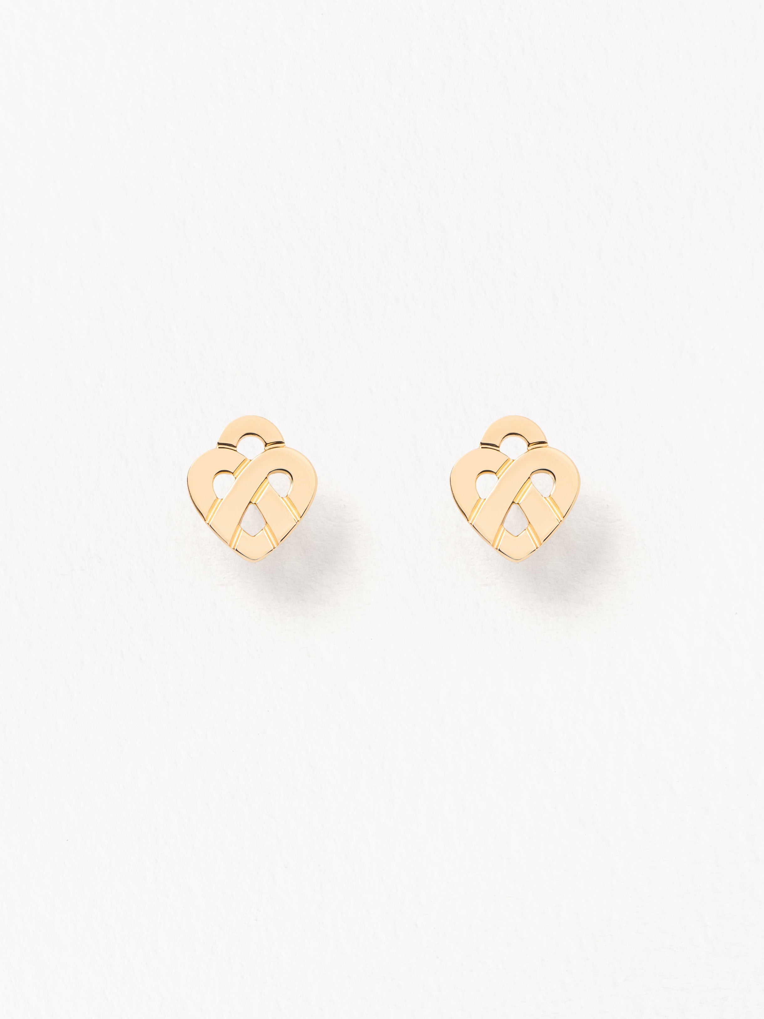 【HYERES LOR】22FW★ Noailles Point One Touch Earrings full HYERES LOR】22FW☆ Noailles Point One Touch Earrings full